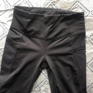 Like new black Ivivva leggings!